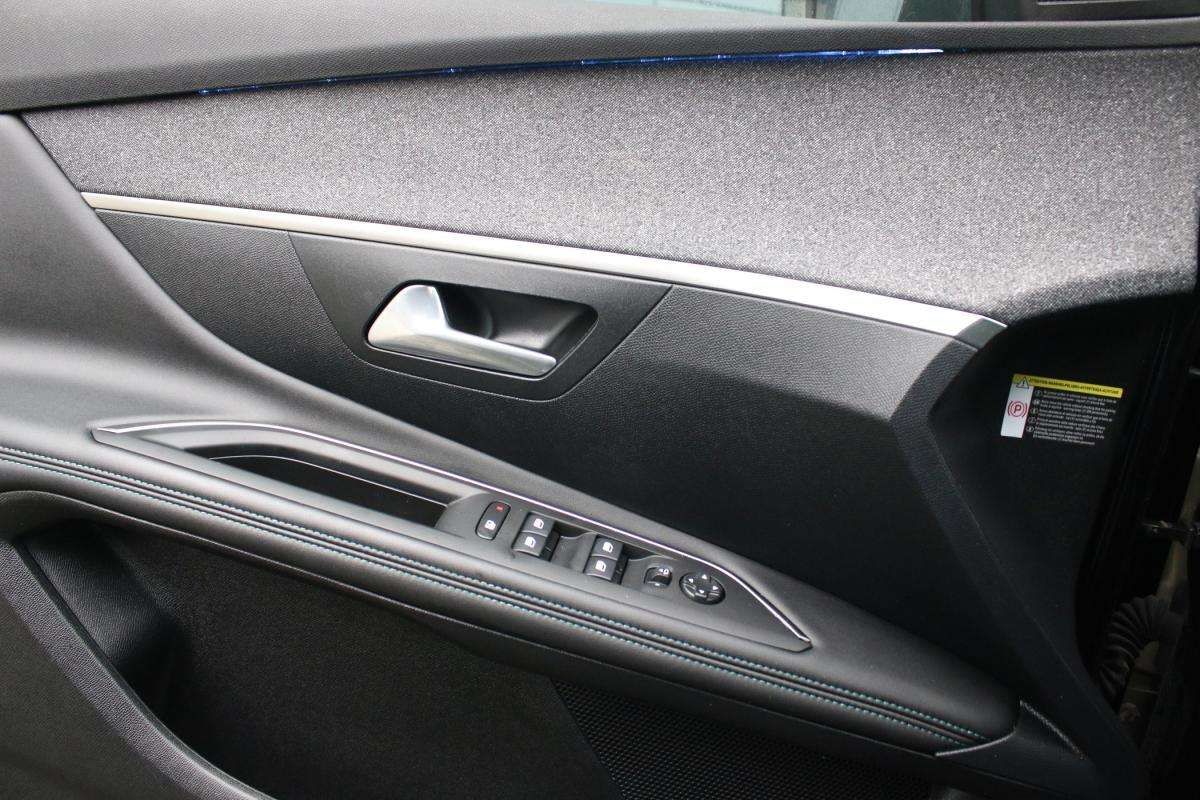 peugeot-3008-2022-gasolina-1199cc