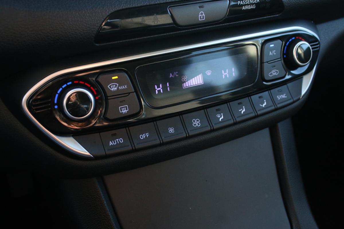 hyundai-i30-2023-gasolina-998cc