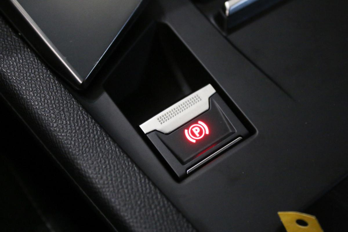peugeot-308-sw-2022-hibrido-a-gasolina-1598cc