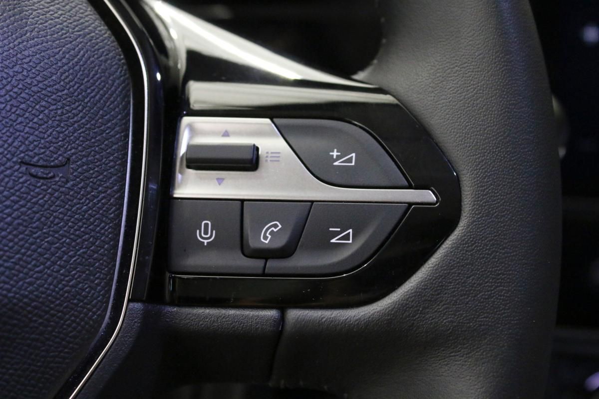 peugeot-308-2023-gasolina-1199cc