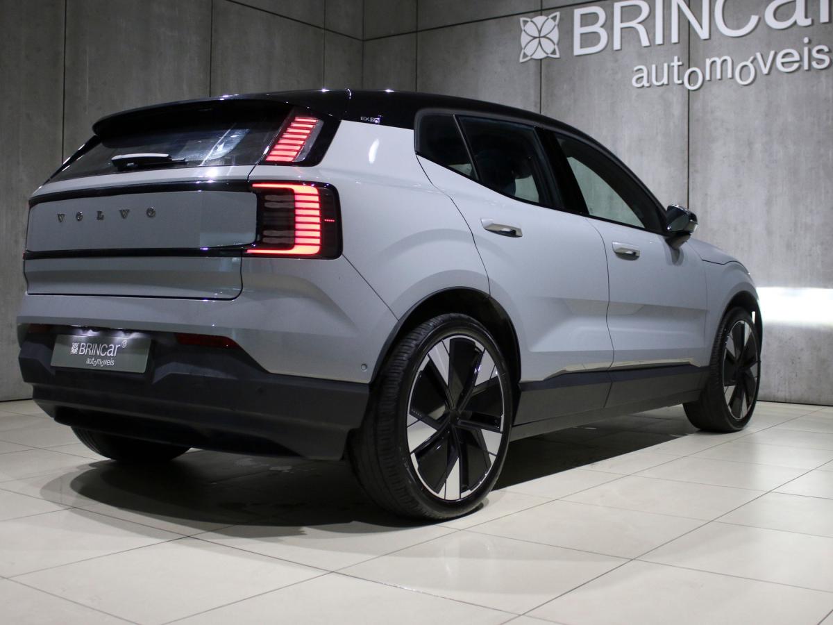 volvo-ex30-2024-eletrico-500cc