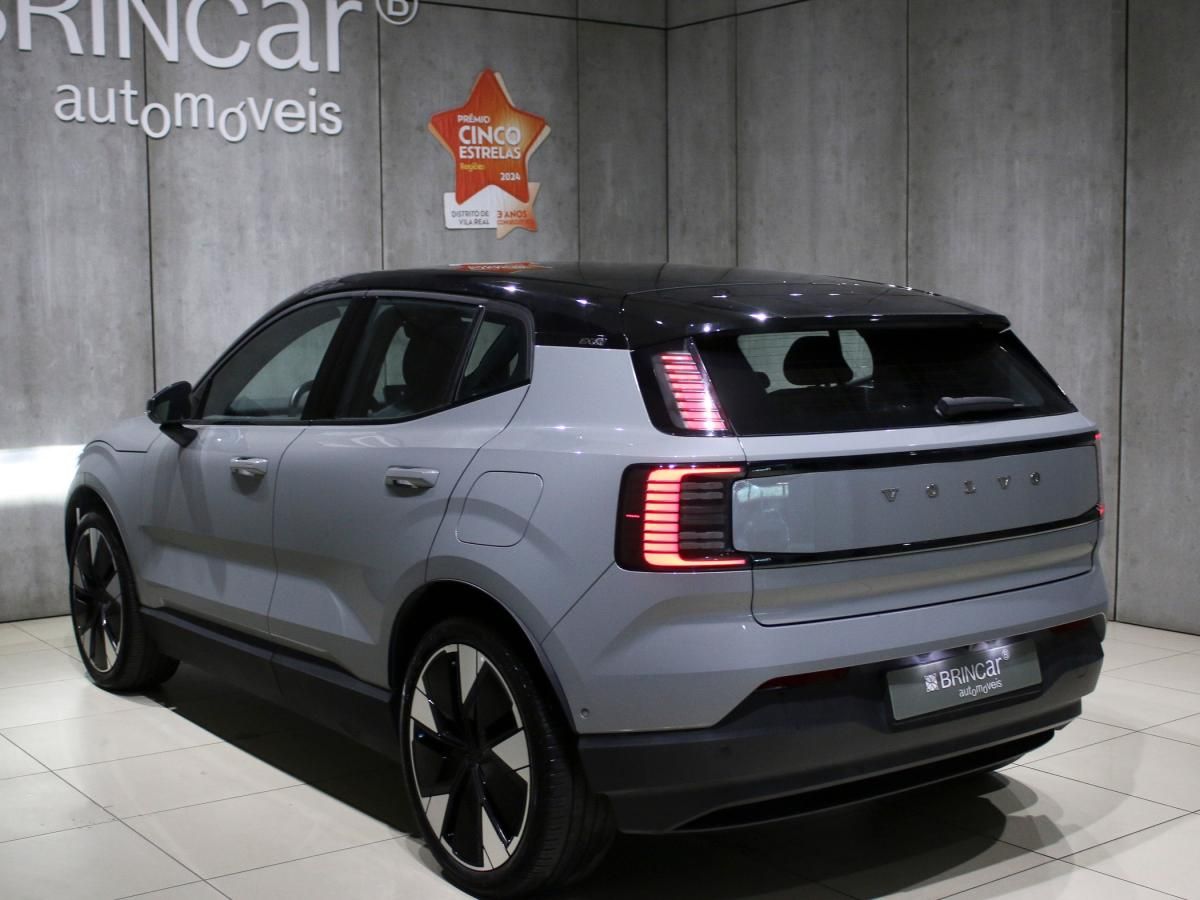 volvo-ex30-2024-eletrico-500cc