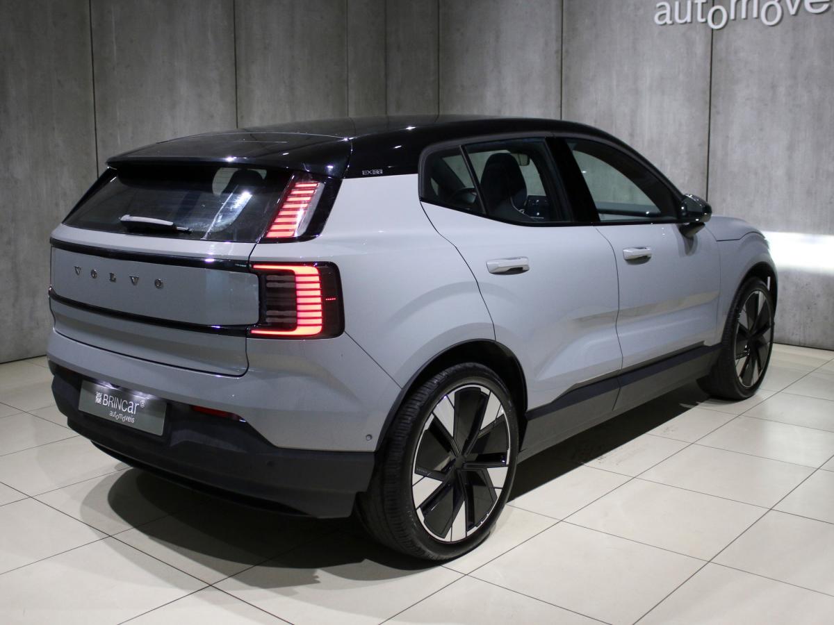 volvo-ex30-2024-eletrico-500cc