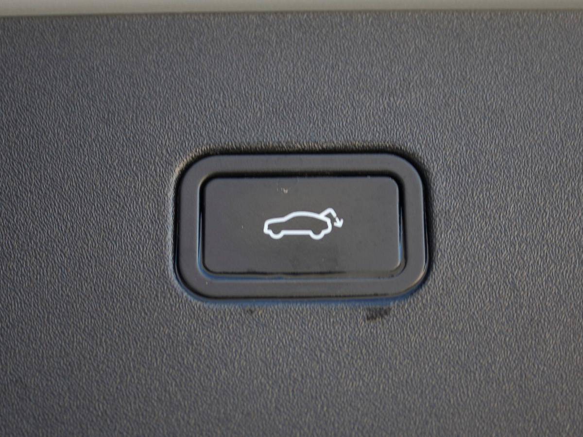 volvo-ex30-2024-eletrico-500cc