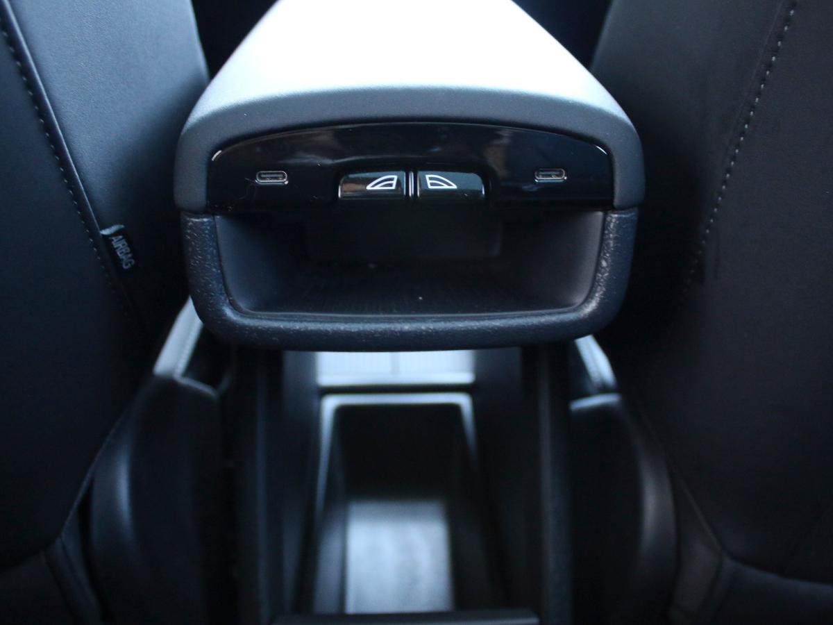 volvo-ex30-2024-eletrico-500cc