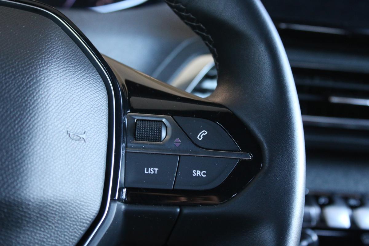peugeot-5008-2023-gasolina-1199cc