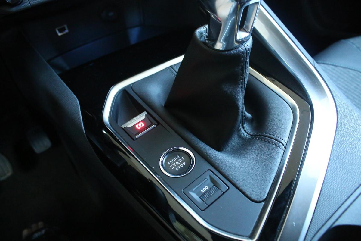 peugeot-5008-2023-gasolina-1199cc
