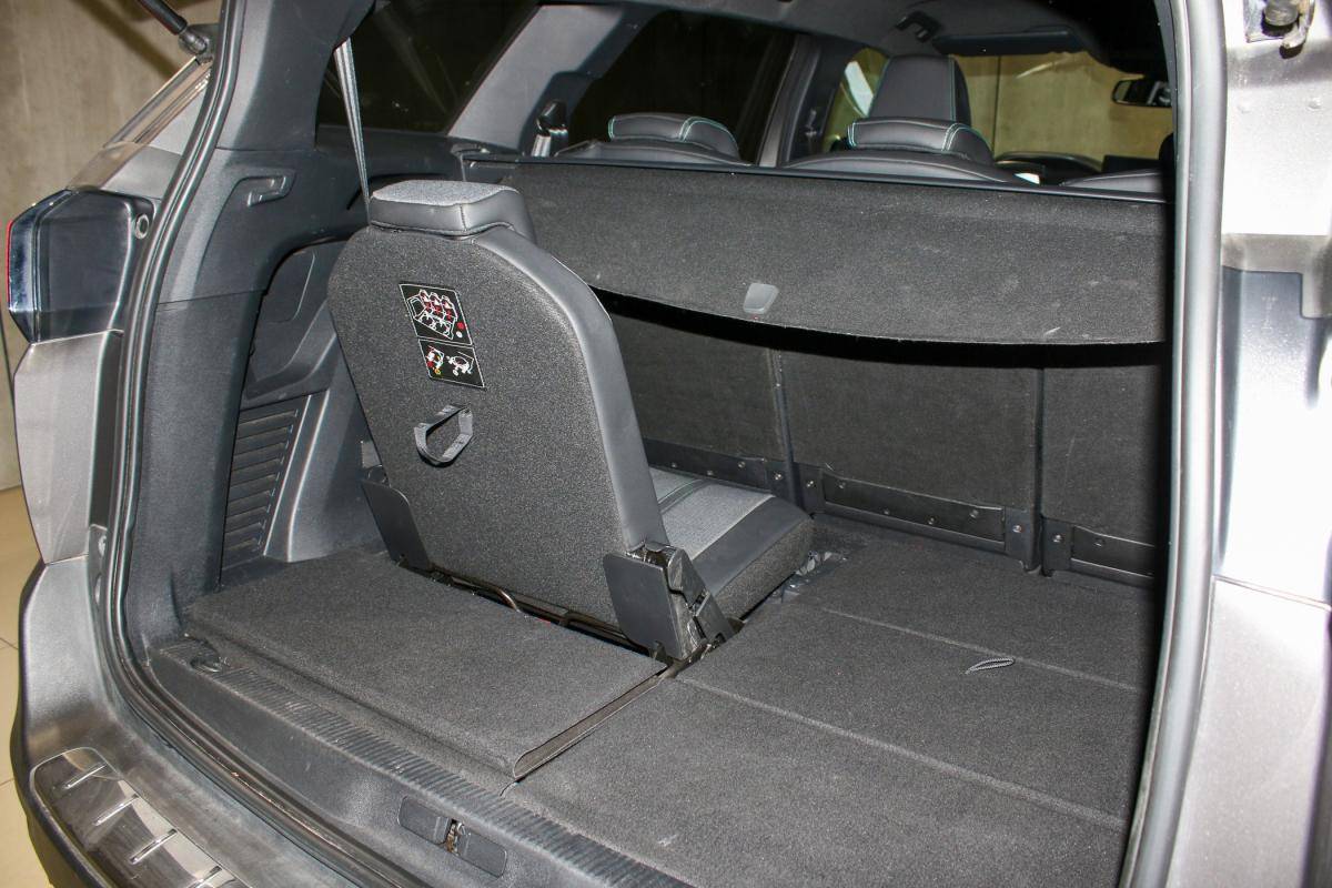 peugeot-5008-2023-gasolina-1199cc
