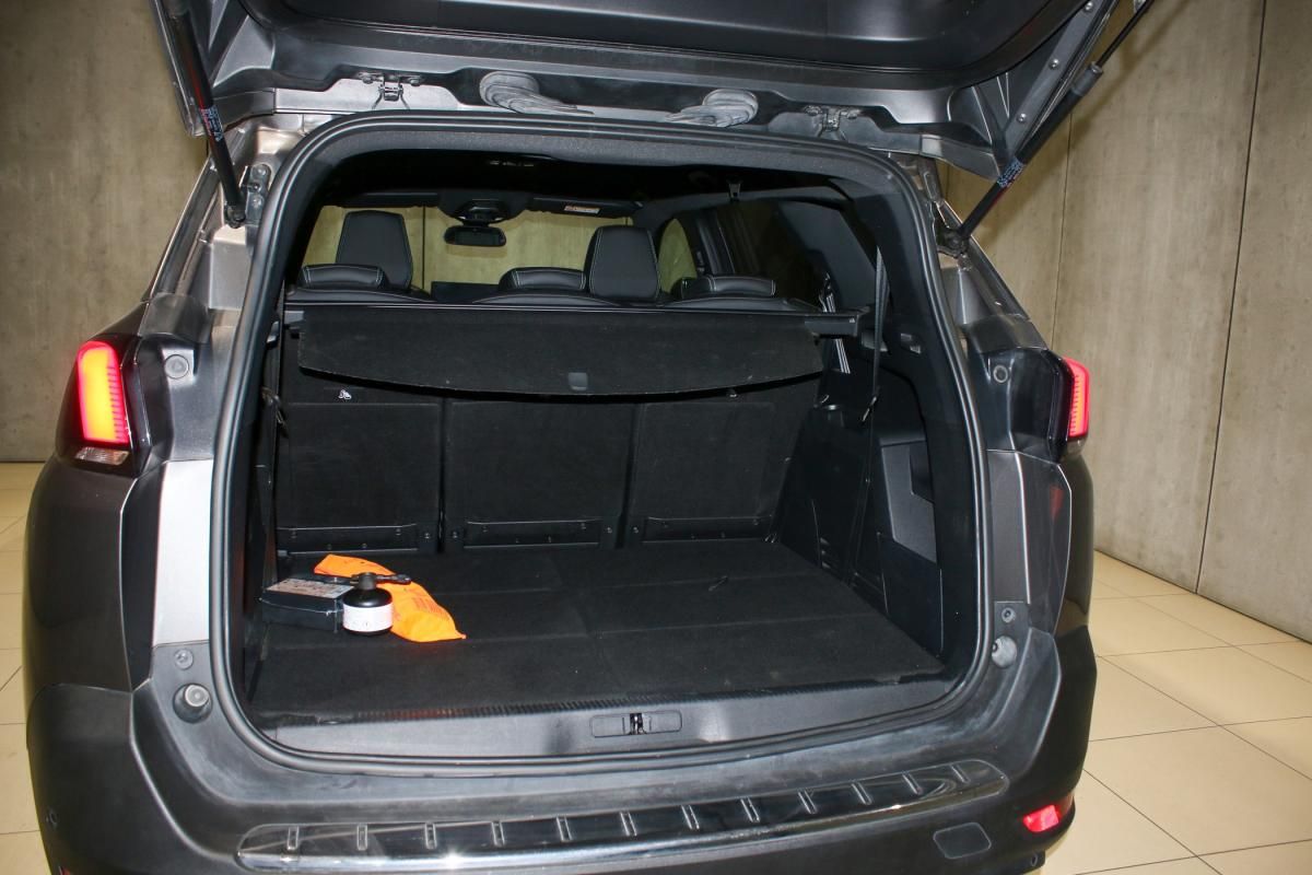 peugeot-5008-2023-gasolina-1199cc