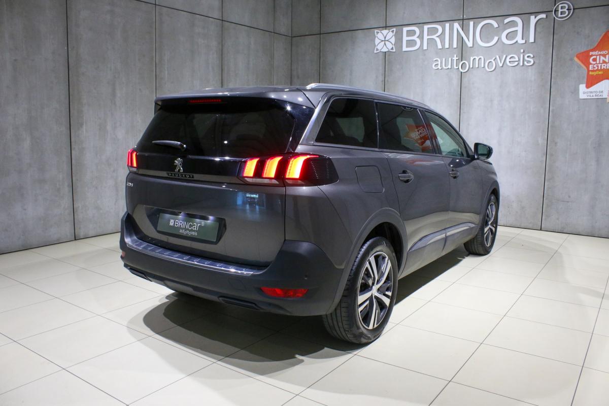 peugeot-5008-2023-gasolina-1199cc