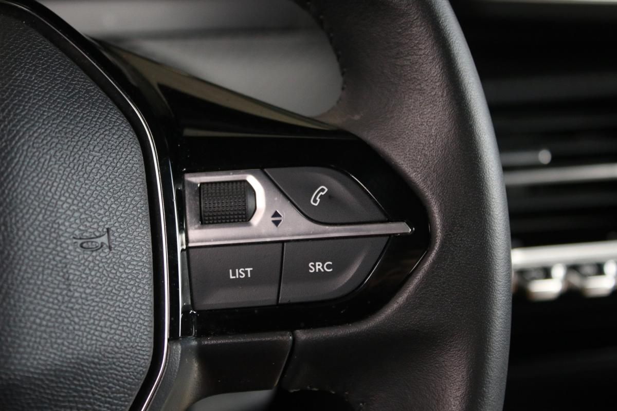 peugeot-2008-2024-gasolina-1199cc