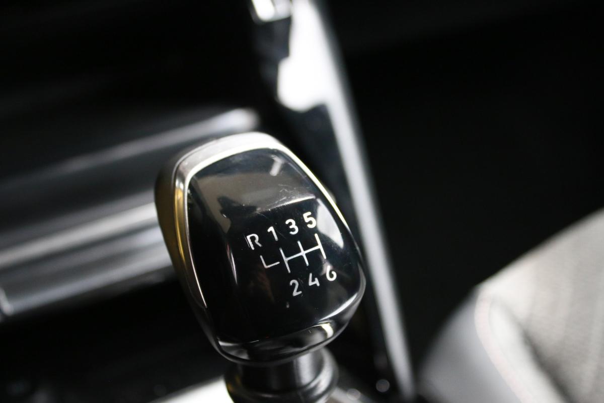 peugeot-2008-2024-gasolina-1199cc