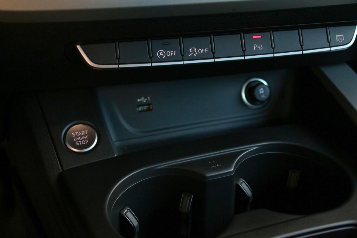 audi-a4-2022-diesel-1968cc