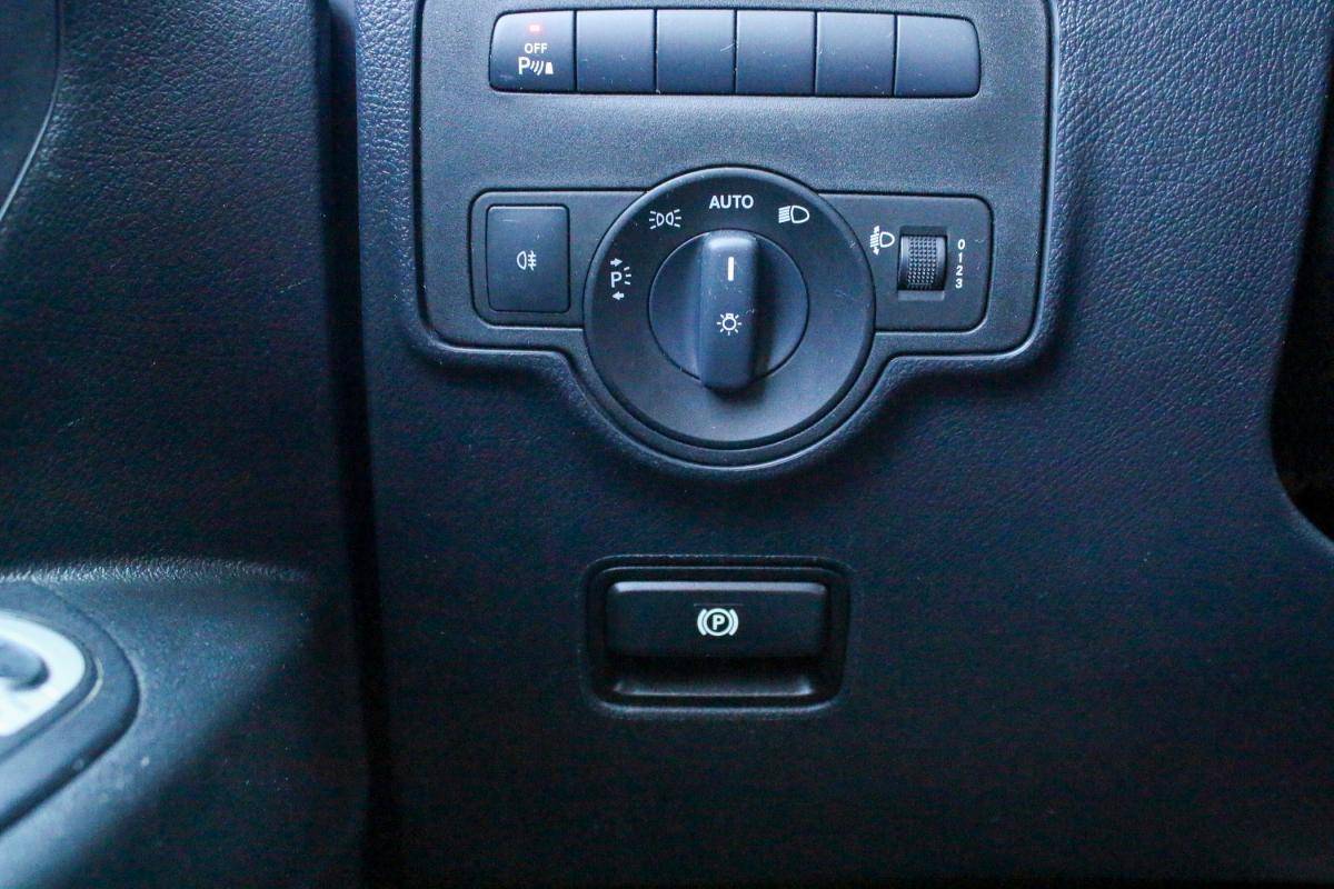 mercedes-benz-vito-2023-diesel-1950cc