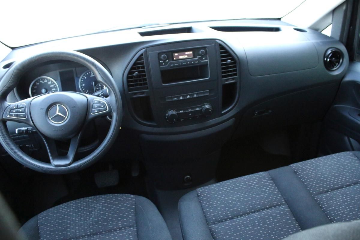 mercedes-benz-vito-2023-diesel-1950cc