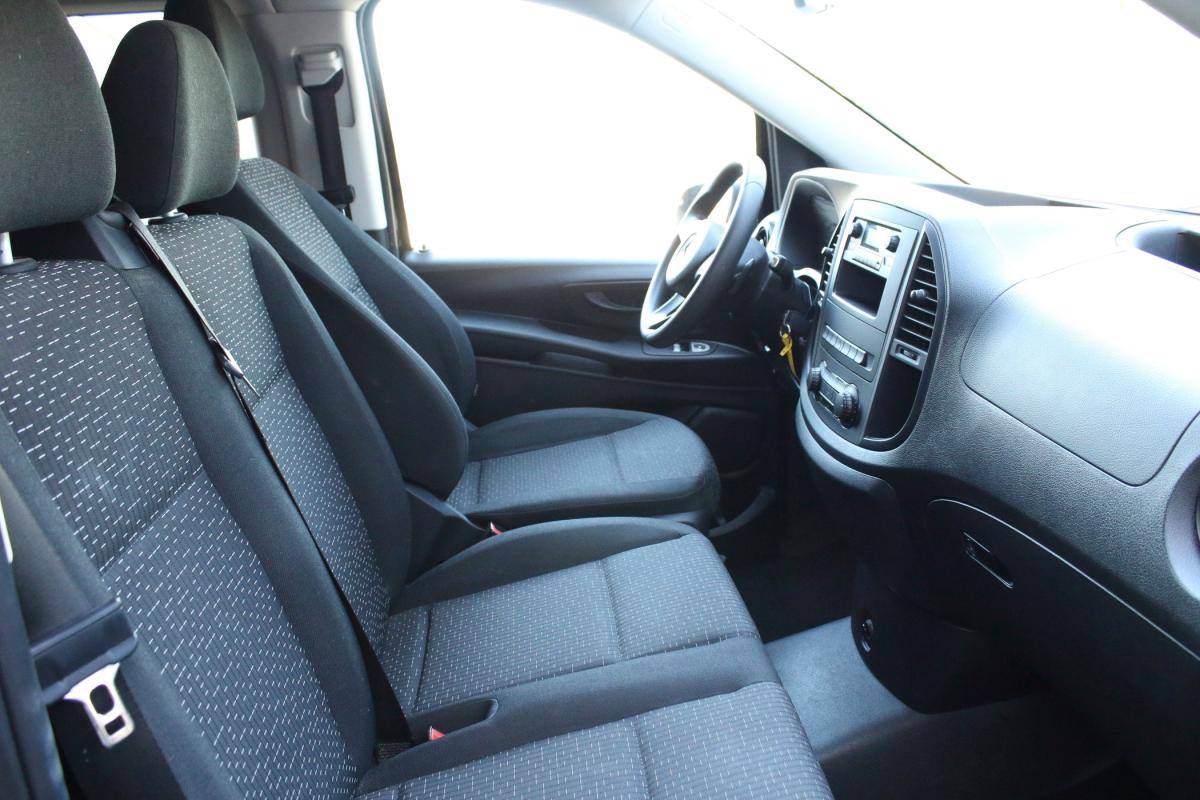 mercedes-benz-vito-2023-diesel-1950cc