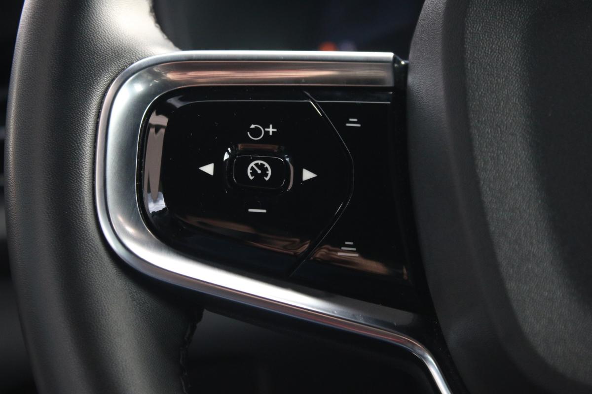 polestar-2-2023-eletrico-500cc