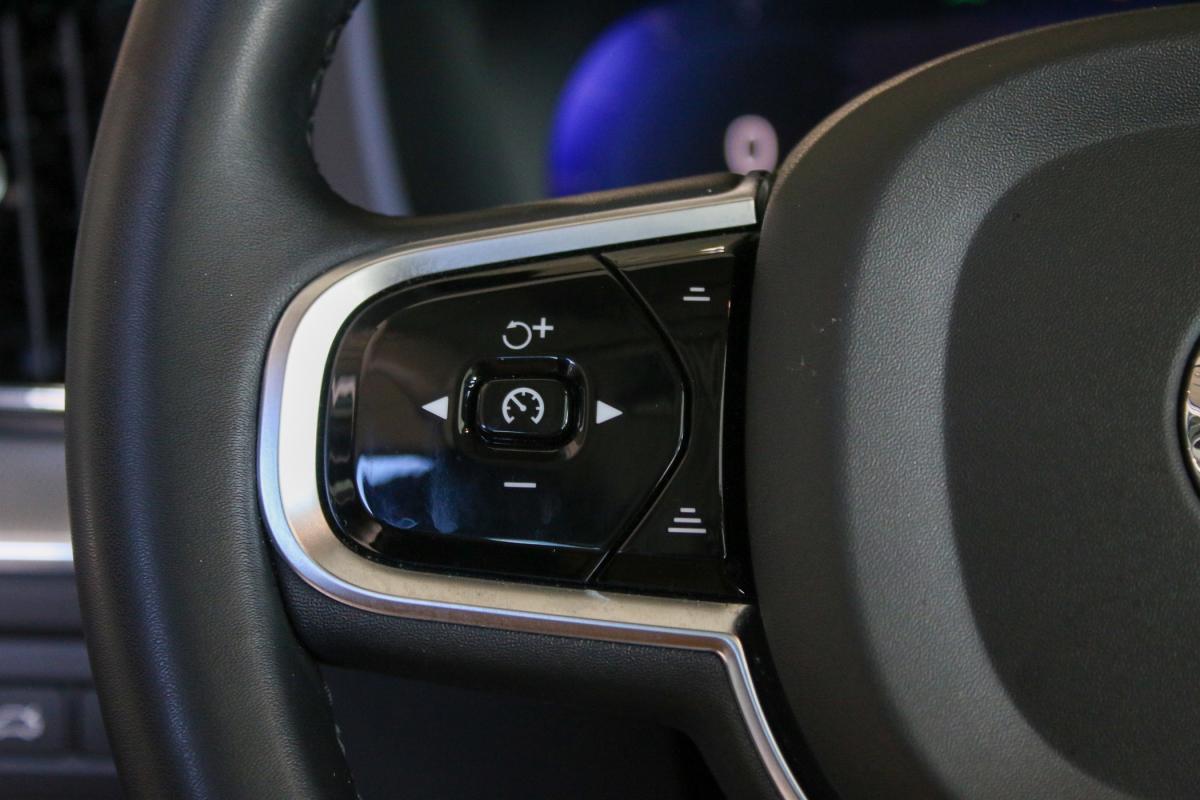 volvo-xc60-2023-hibrido-a-gasolina-1969cc