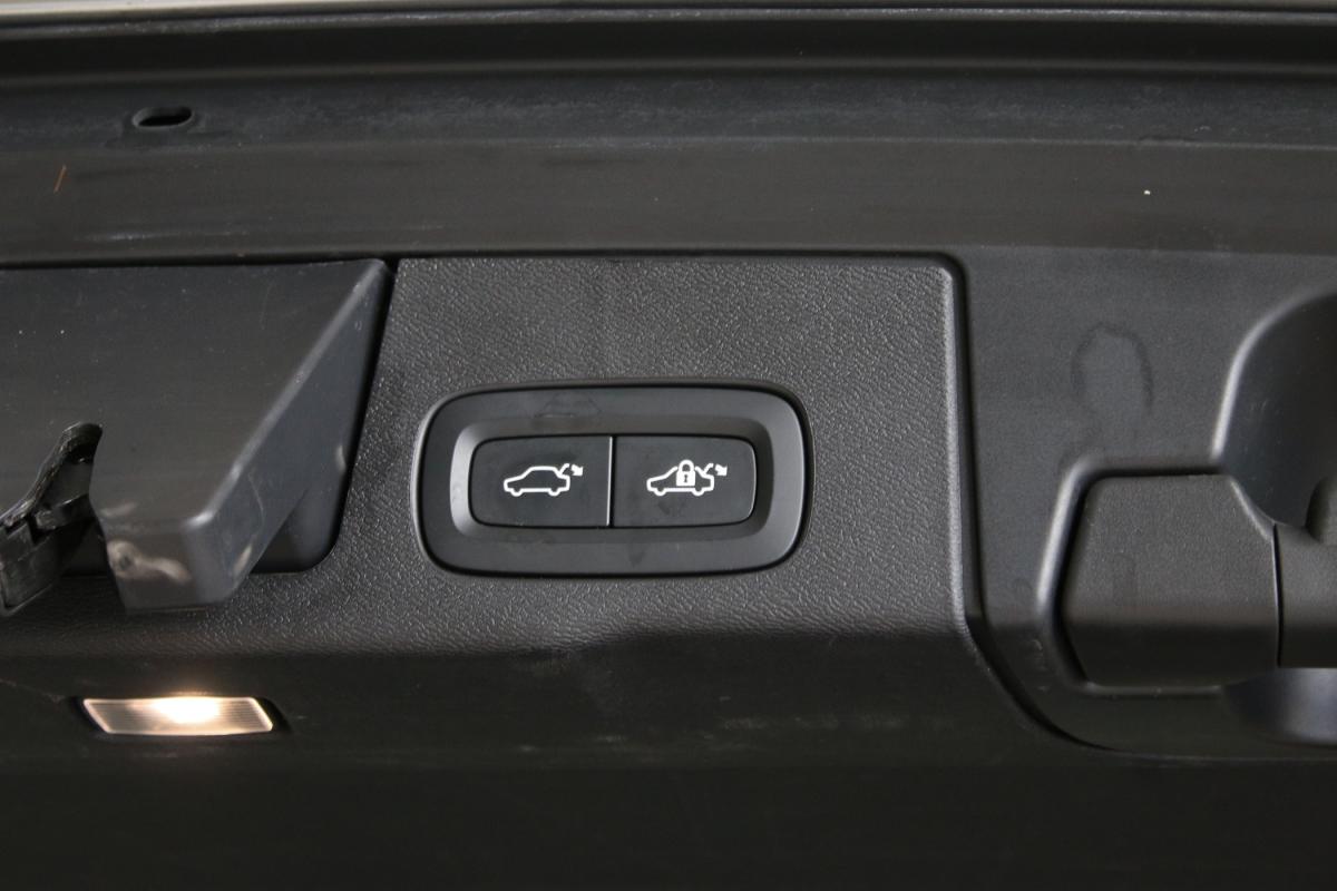 volvo-xc60-2023-hibrido-a-gasolina-1969cc