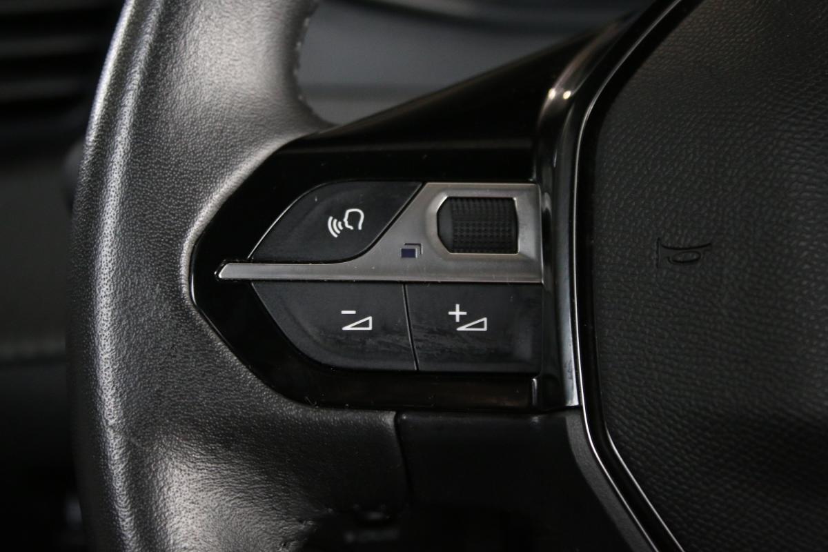 peugeot-2008-2024-gasolina-1199cc