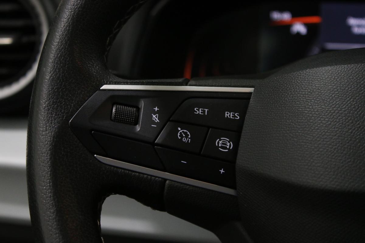 seat-arona-2023-gasolina-999cc