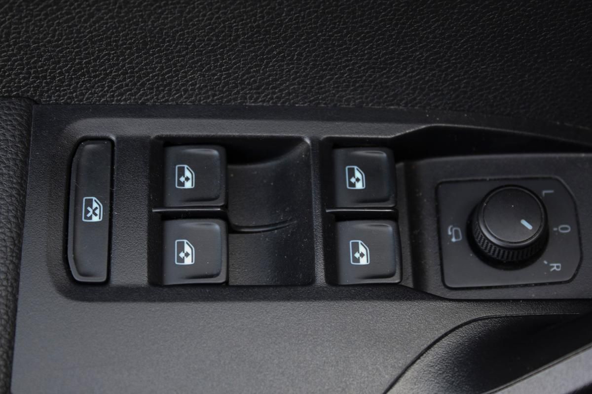 seat-arona-2023-gasolina-999cc