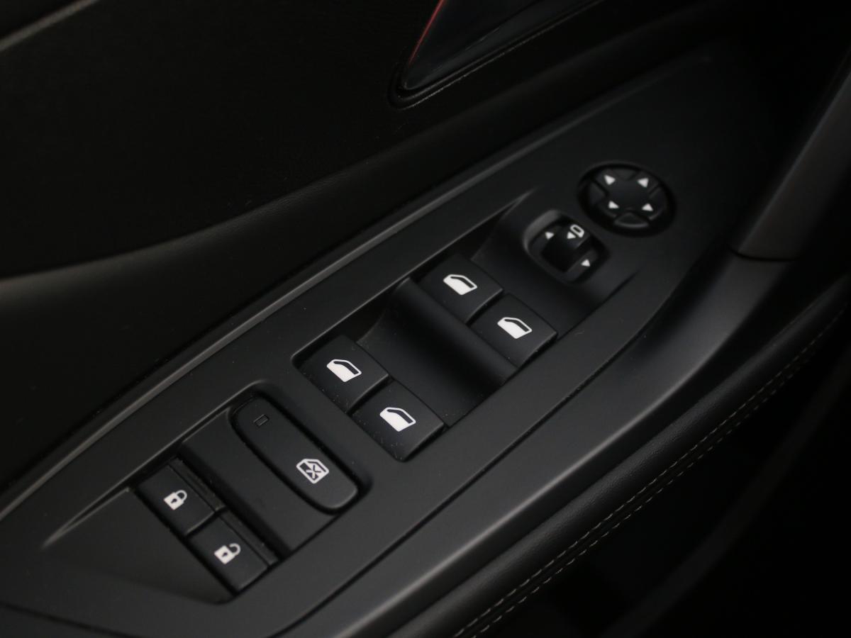 peugeot-308-2024-gasolina-1199cc