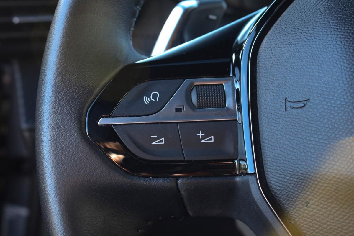 peugeot-2008-2024-gasolina-1199cc