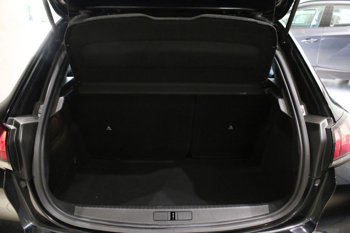 peugeot-208-2023-gasolina-1199cc