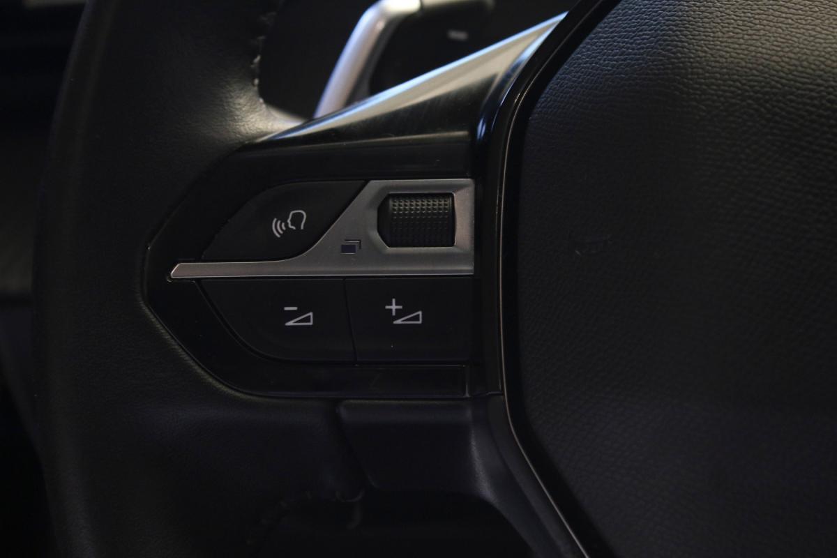 peugeot-208-2023-gasolina-1199cc