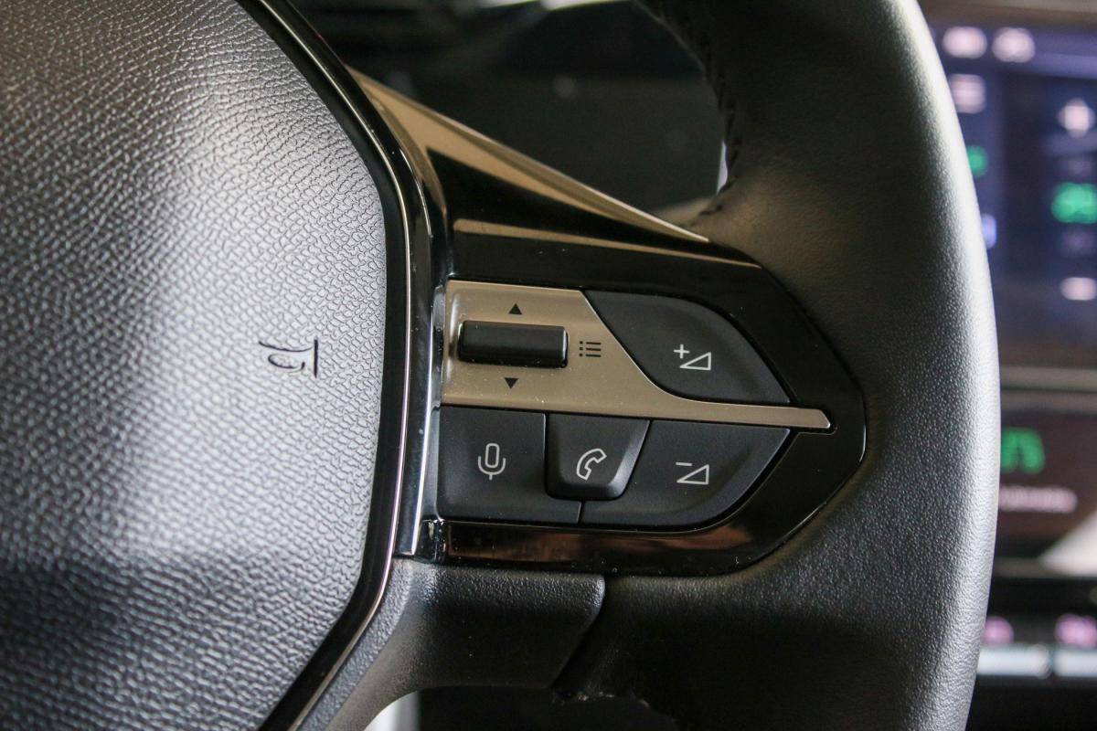 peugeot-308-2022-gasolina-1199cc