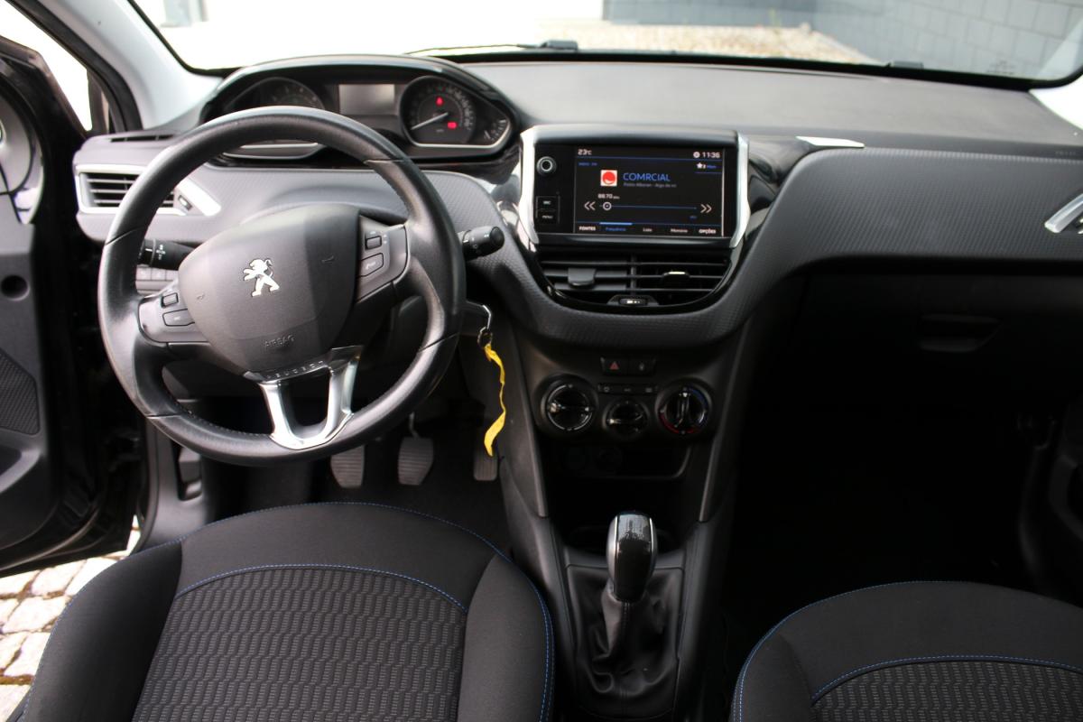 peugeot-208-2017-gasolina-1199cc
