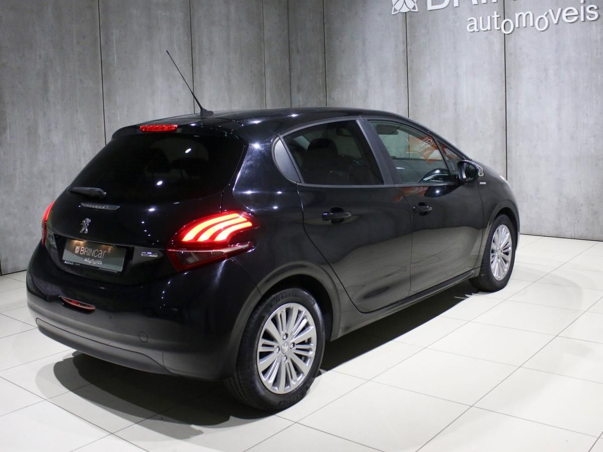 peugeot-208-2017-gasolina-1199cc