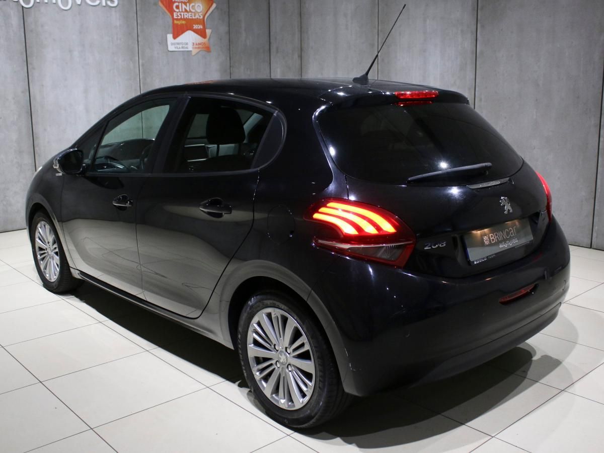 peugeot-208-2017-gasolina-1199cc