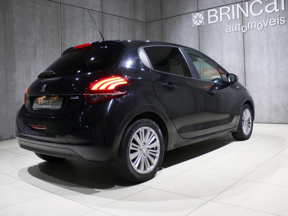 peugeot-208-2017-gasolina-1199cc
