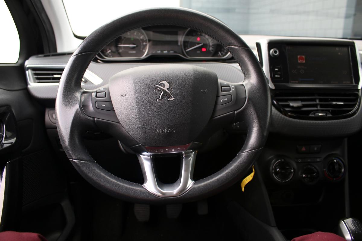peugeot-208-2017-gasolina-1199cc
