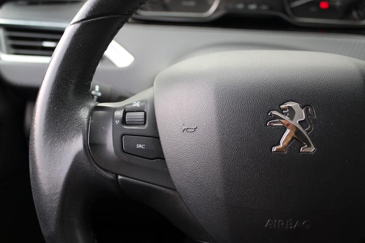 peugeot-208-2017-gasolina-1199cc