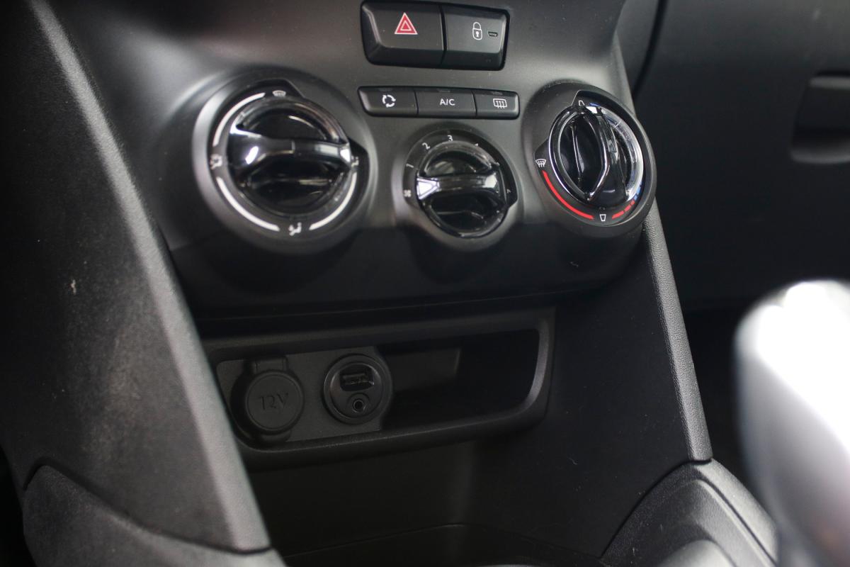 peugeot-208-2017-gasolina-1199cc