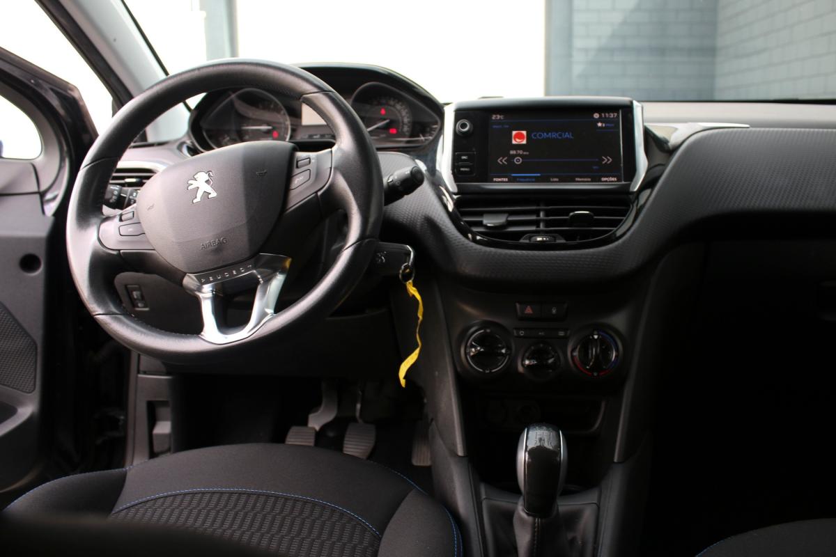 peugeot-208-2017-gasolina-1199cc