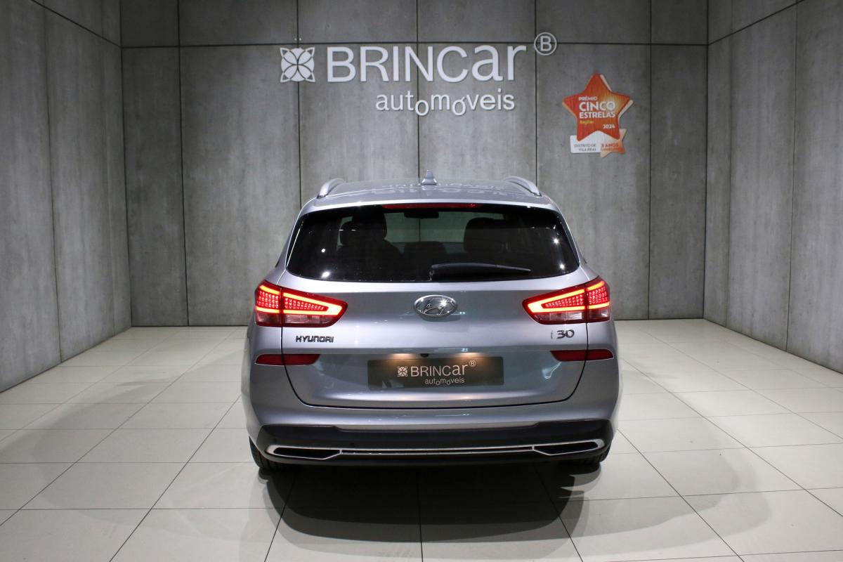 hyundai-i30-sw-2023-gasolina-998cc