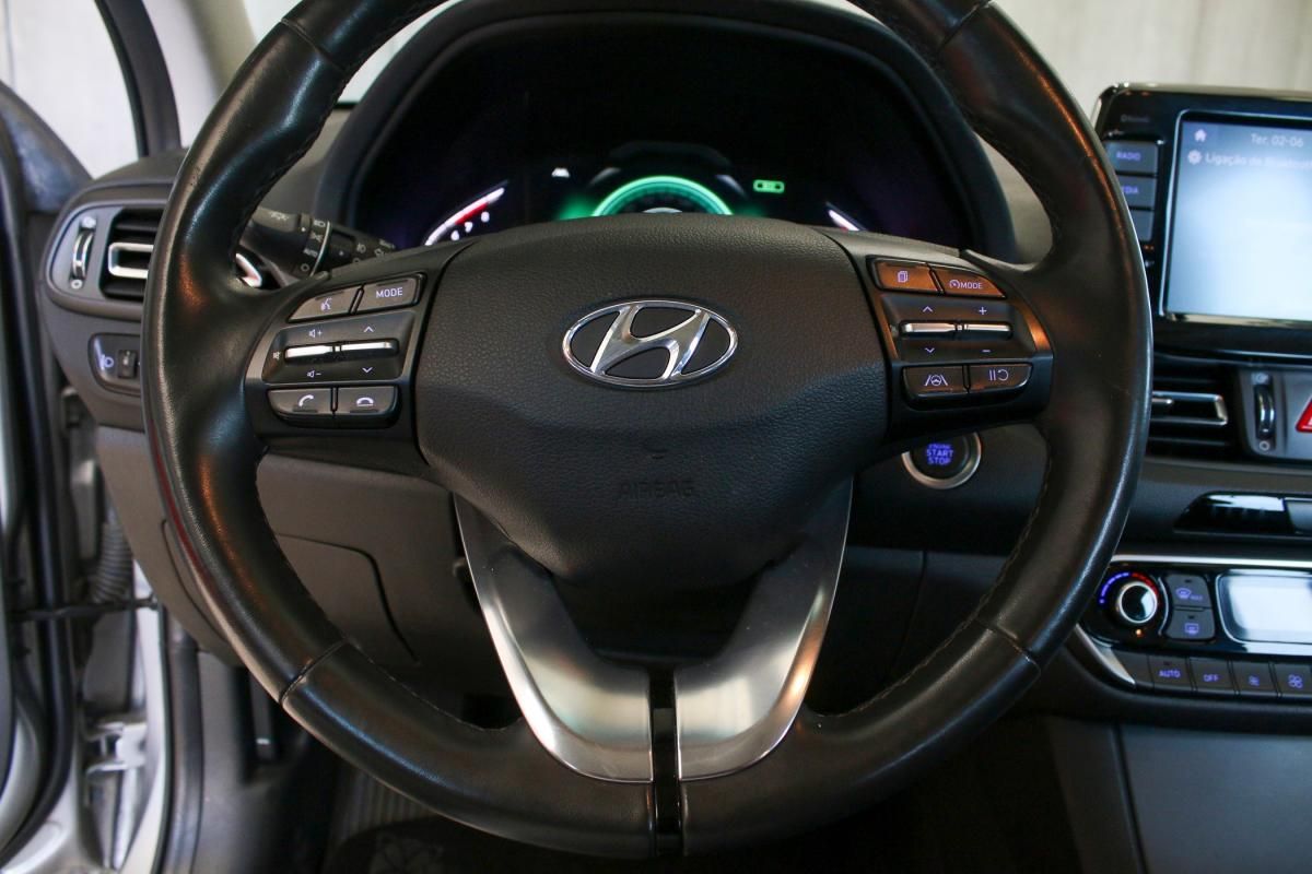 hyundai-i30-sw-2023-gasolina-998cc