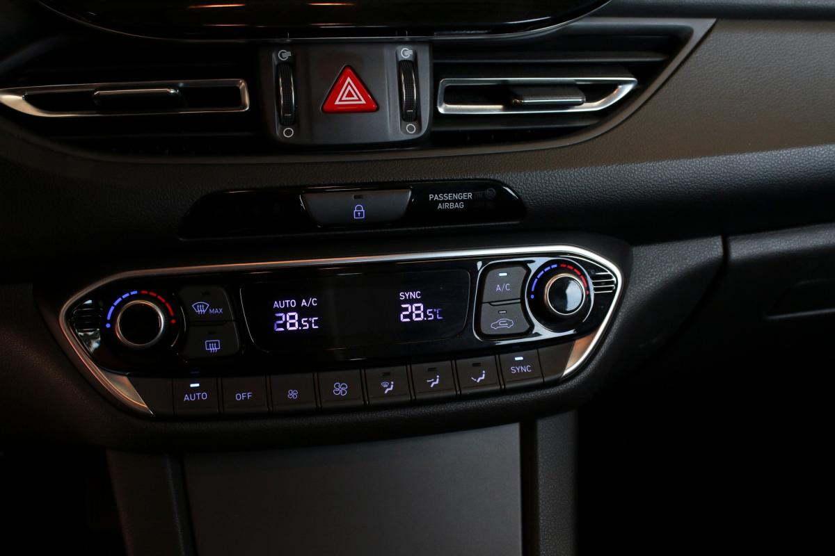 hyundai-i30-sw-2023-gasolina-998cc