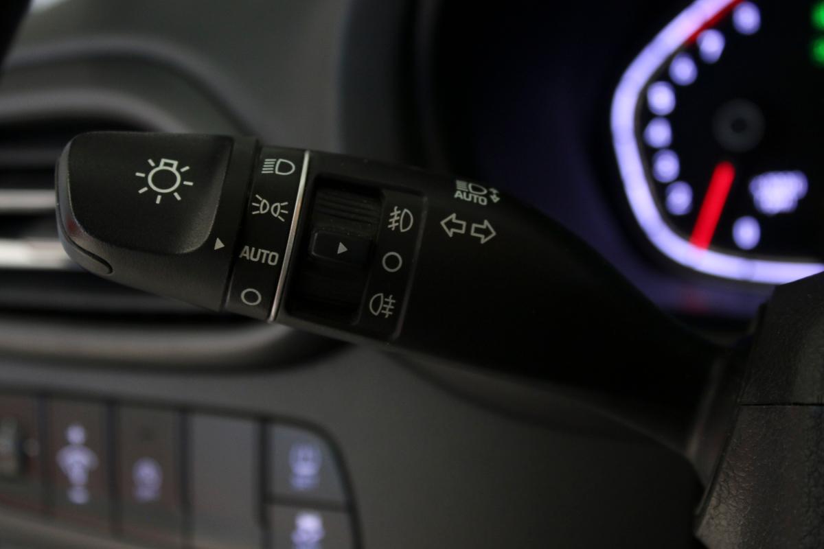 hyundai-i30-sw-2023-gasolina-998cc