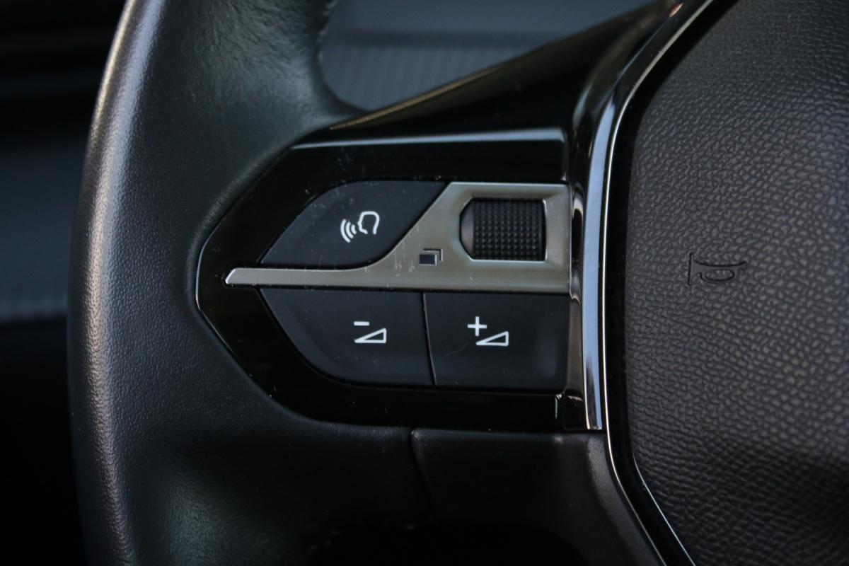 peugeot-208-2022-gasolina-1199cc
