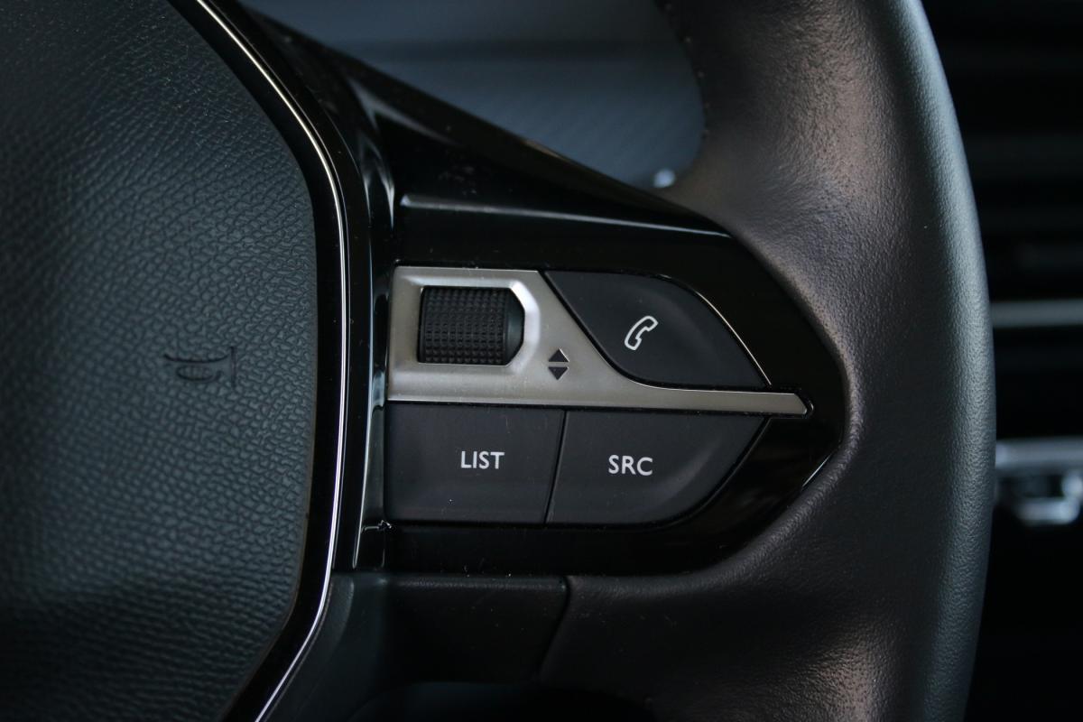 peugeot-208-2022-gasolina-1199cc