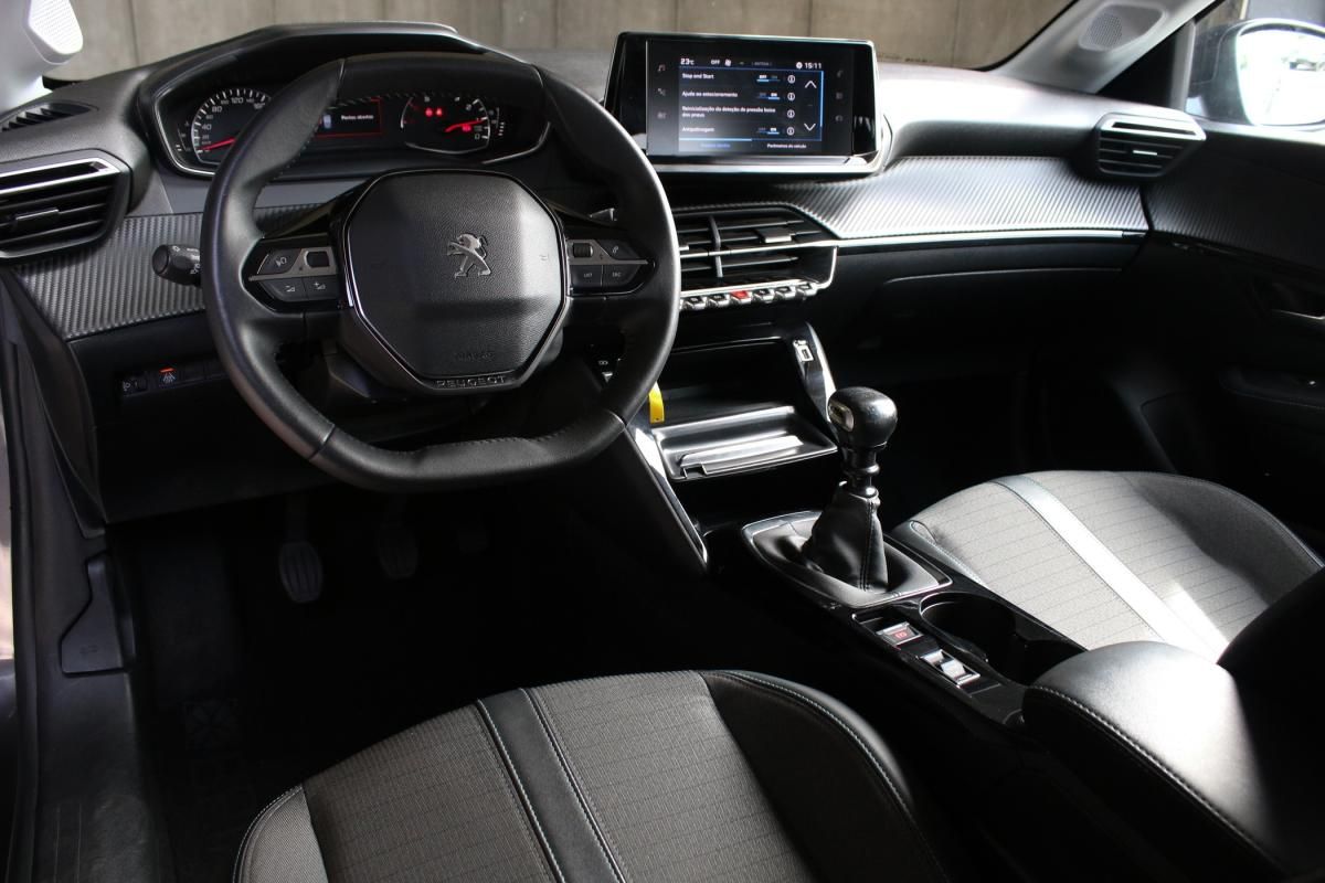 peugeot-208-2023-gasolina-1199cc