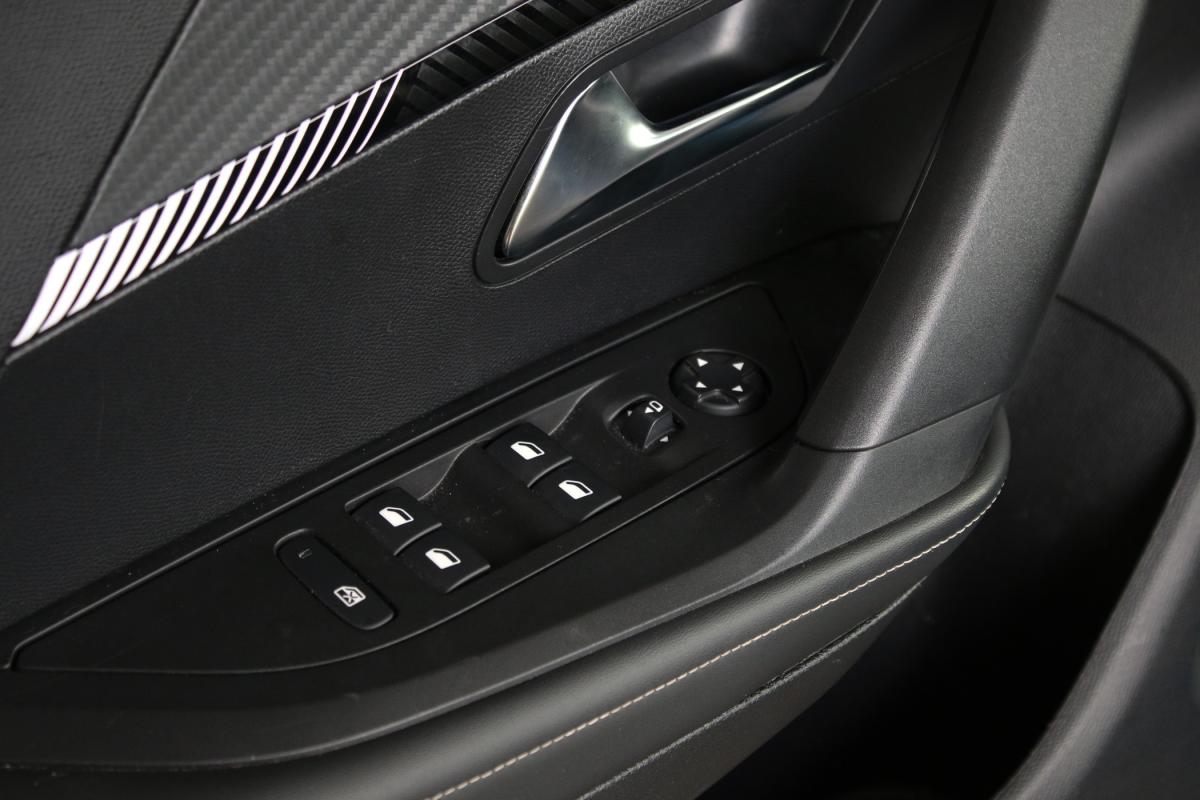 peugeot-2008-2024-gasolina-1199cc