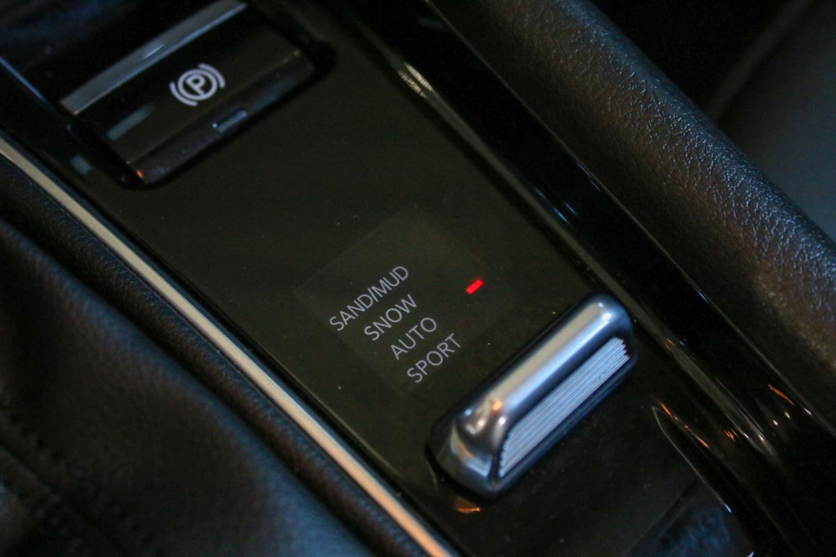 jeep-compass-2023-hibrido-a-gasolina-1332cc