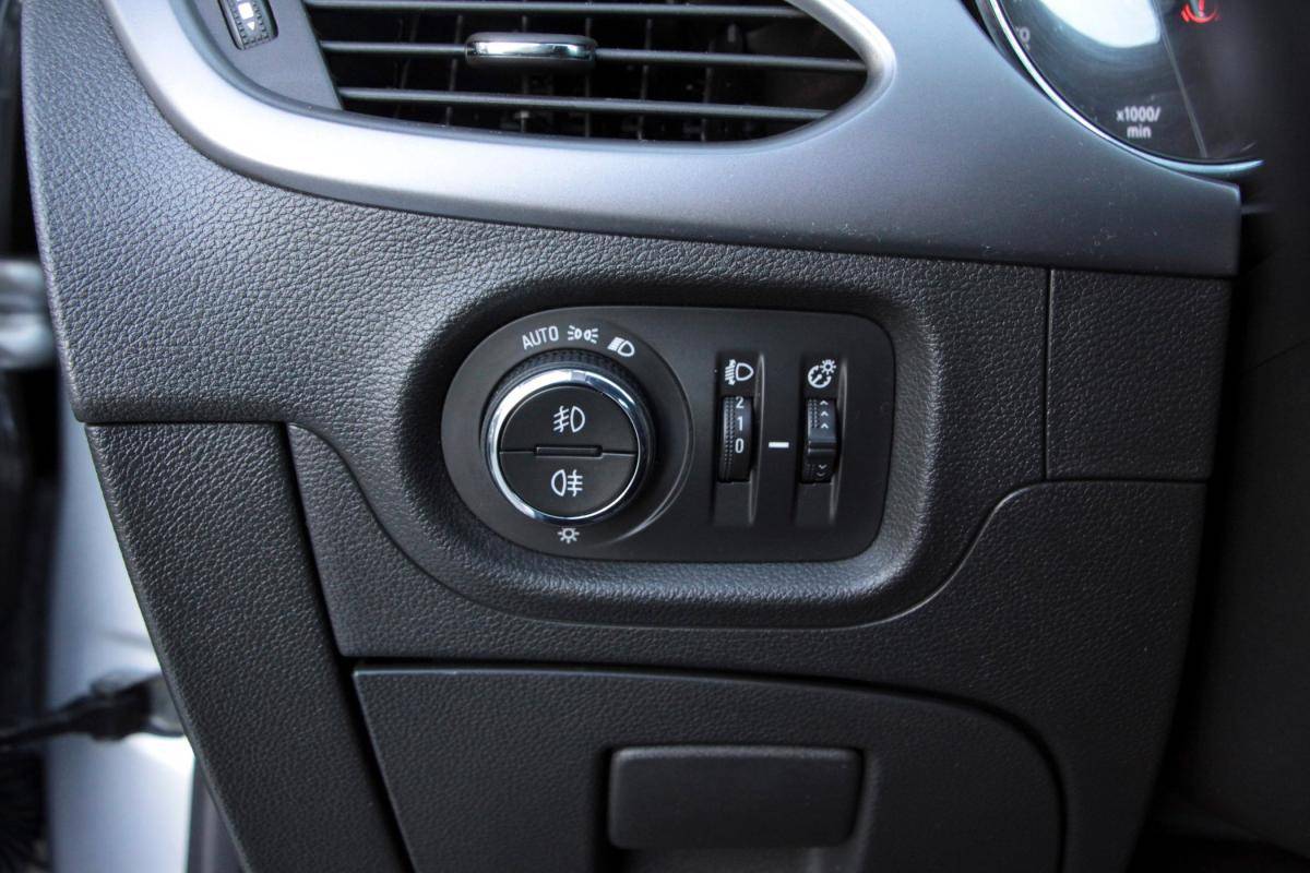 opel-astra-2019-gasolina-999cc