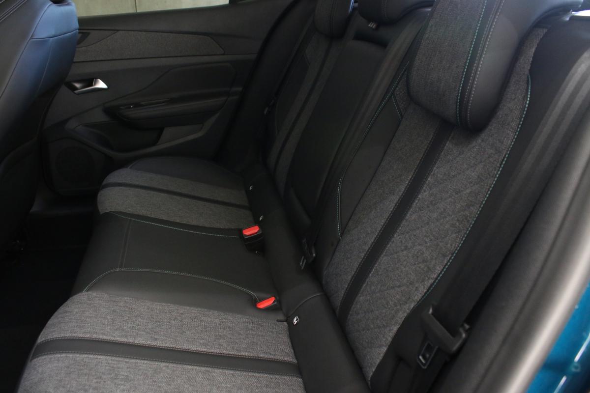 peugeot-408-2023-gasolina-1199cc